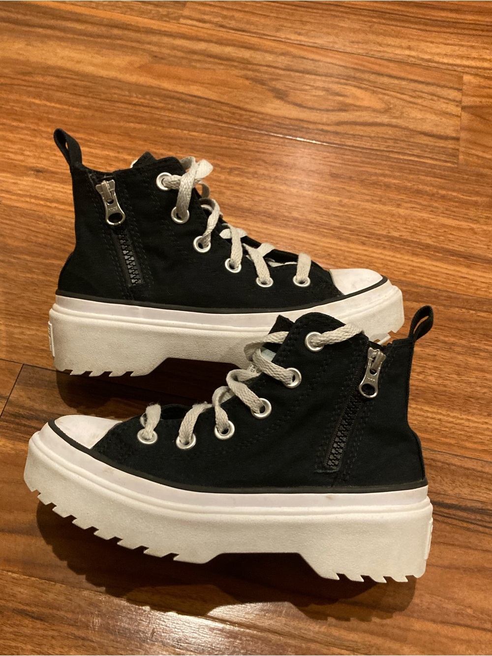 Converse Chuck Taylor All Star High Top Platform Lug Zipper Black/White US 1